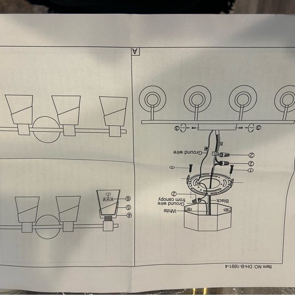New In Box Black and Gold 4 Light Vanity Light - Picture 6 of 7